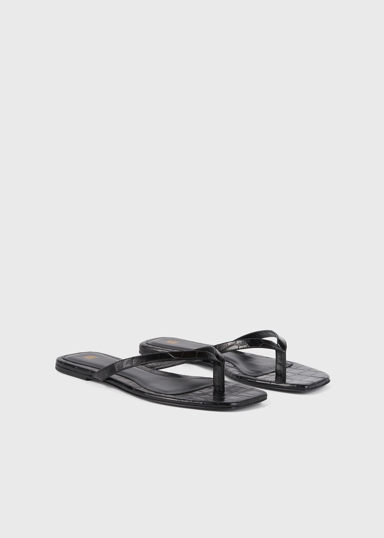 Flat black flip flop sandals online