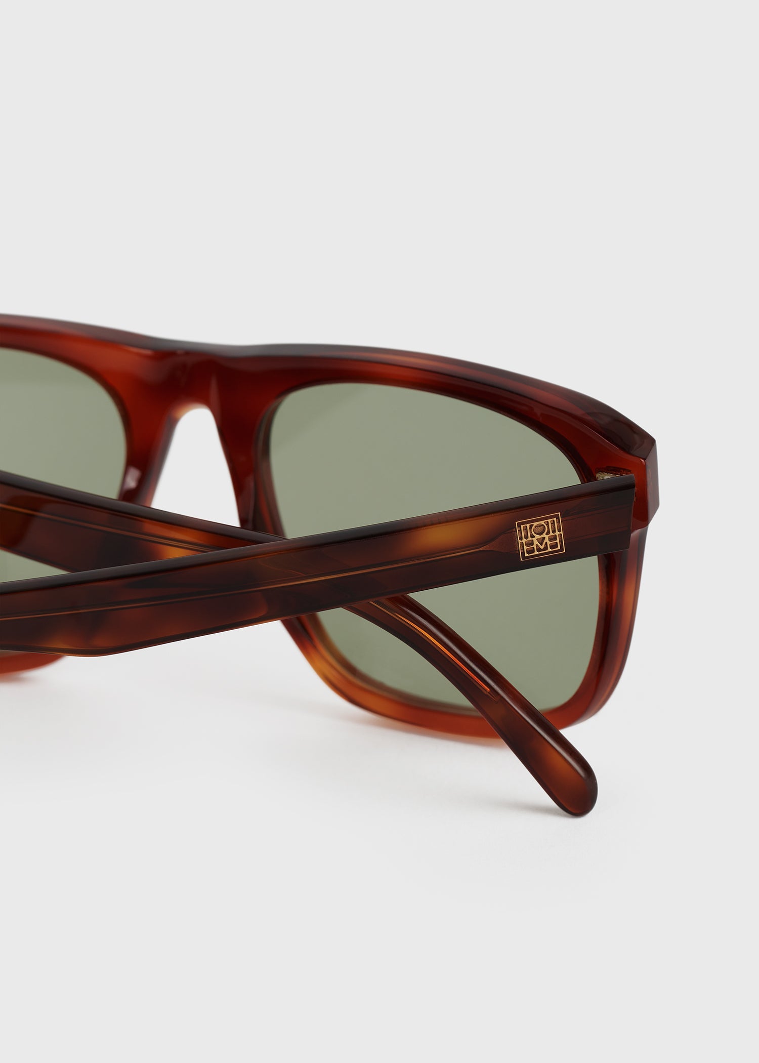 Navigator sunglasses havana