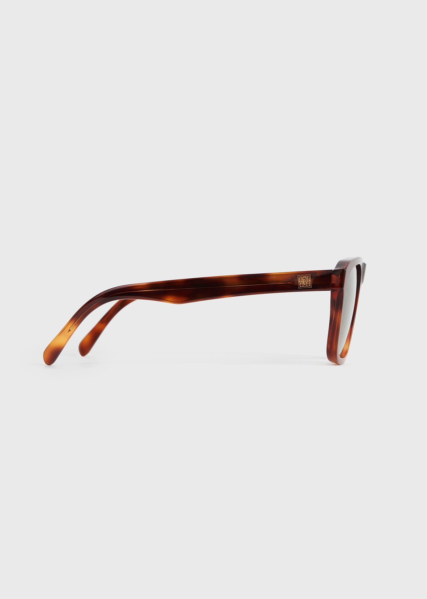 Navigator sunglasses havana